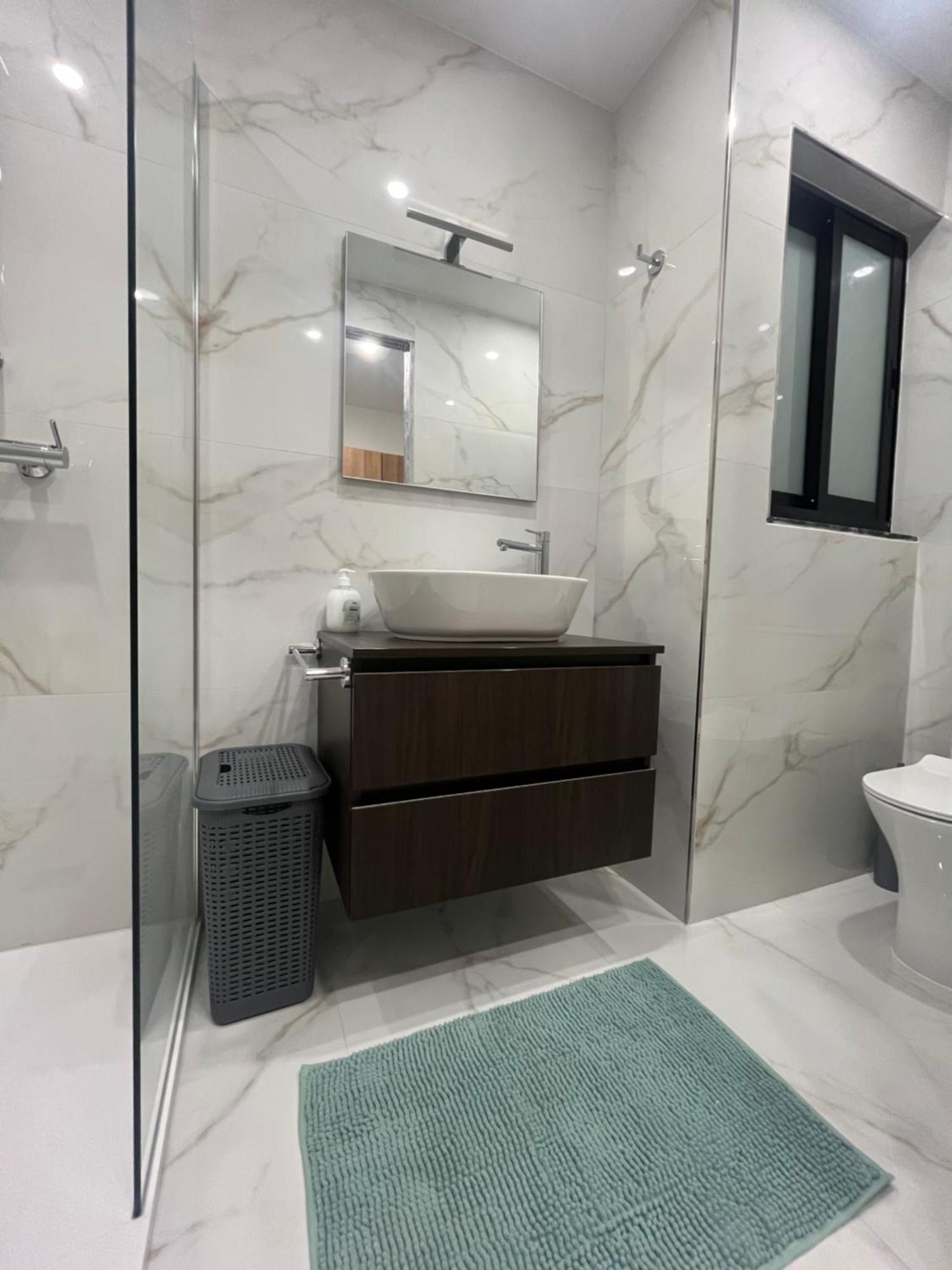 Apartment Free Wifi - 2 Min Walk To Sea - Modern 2 Bedroom Corner Ground Floor With Large Terrace Balcony - Superb Location - Qawra *